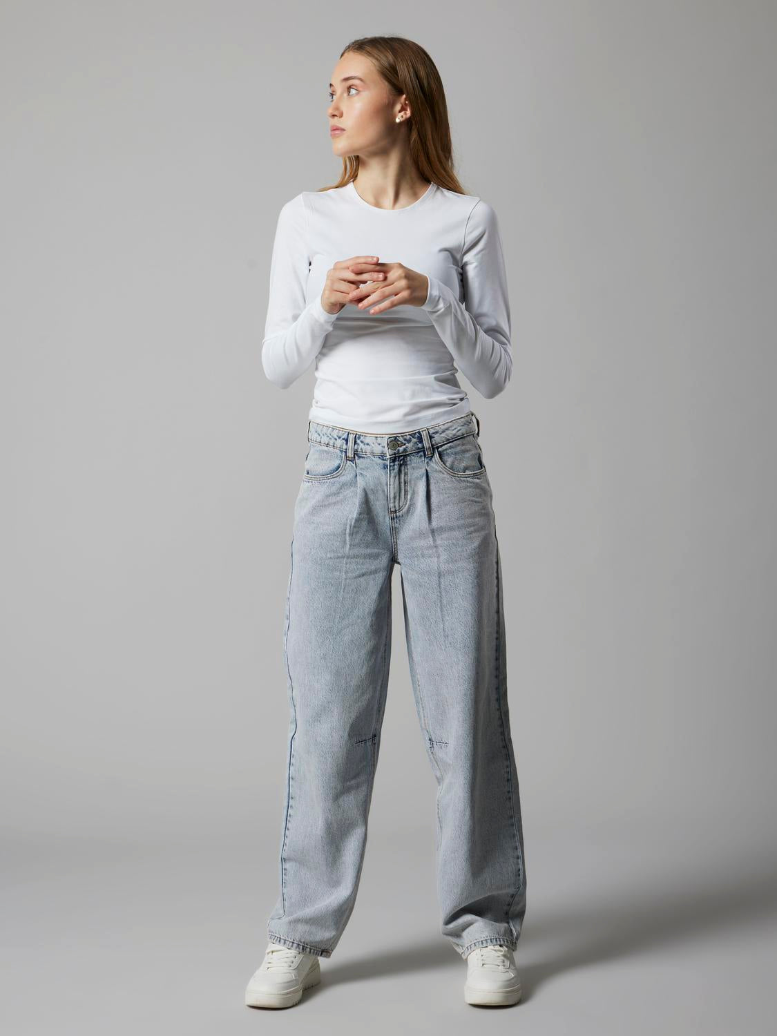 model_shot-detail